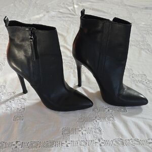 Pour La Victoire Black Heeled Boots